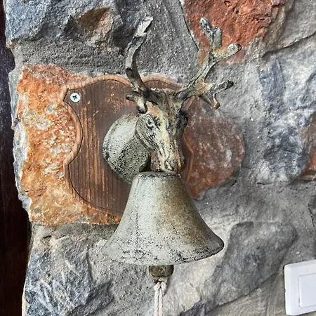 Chaletu Blessings στον παλαιό άγιο αθανάσιο με τζάκι, Barbeque, μεγάλη αυλή και υπέροχη θέα Agios Athanasios (Pella)