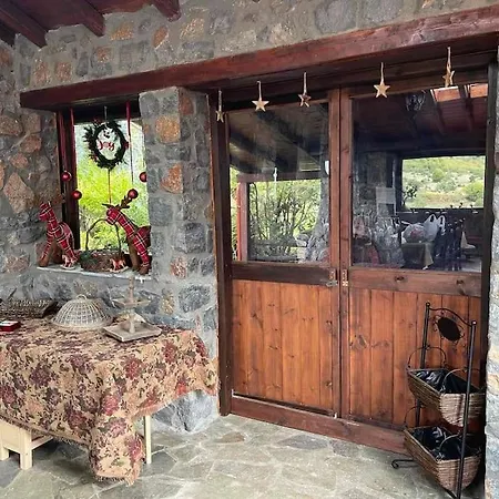 Blessings στον παλαιό άγιο αθανάσιο με τζάκι, Barbeque, μεγάλη αυλή και υπέροχη θέα Alpesi faház