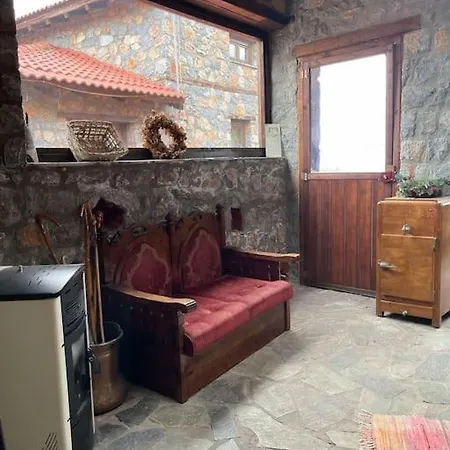 Chaletu Blessings στον παλαιό άγιο αθανάσιο με τζάκι, Barbeque, μεγάλη αυλή και υπέροχη θέα Agios Athanasios (Pella)