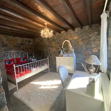 Blessings στον παλαιό άγιο αθανάσιο με τζάκι, Barbeque, μεγάλη αυλή και υπέροχη θέα בקתה