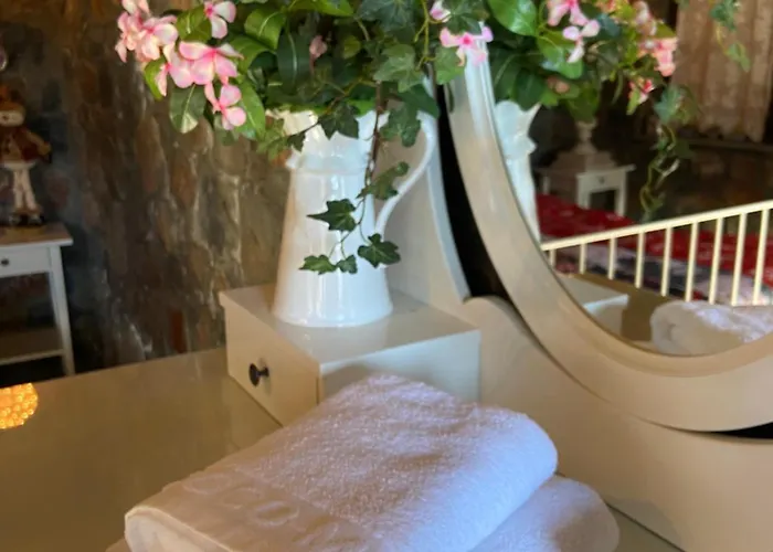 Blessings στον παλαιό άγιο αθανάσιο με τζάκι, Barbeque, μεγάλη αυλή και υπέροχη θέα *