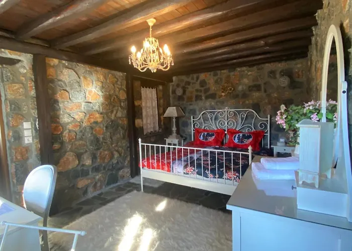 Blessings στον παλαιό άγιο αθανάσιο με τζάκι, Barbeque, μεγάλη αυλή και υπέροχη θέα *